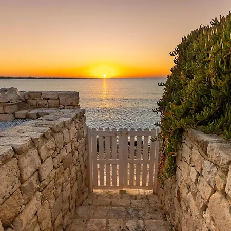 Baia L'aura Accesso Diretto Al Mare Villa Granelli